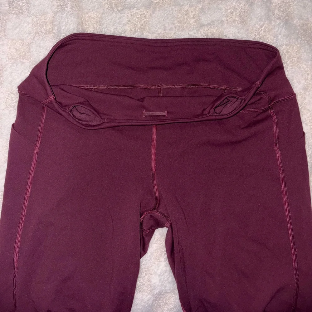 Lululemon Pace Rival Crop • 22